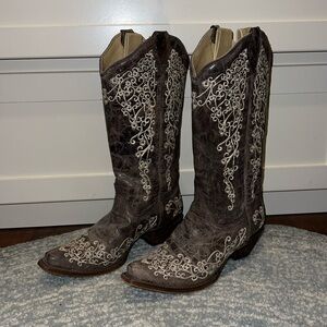 WOMEN'S BONE COLOR FLORAL EMBROIDERY COWBOY BOOT
